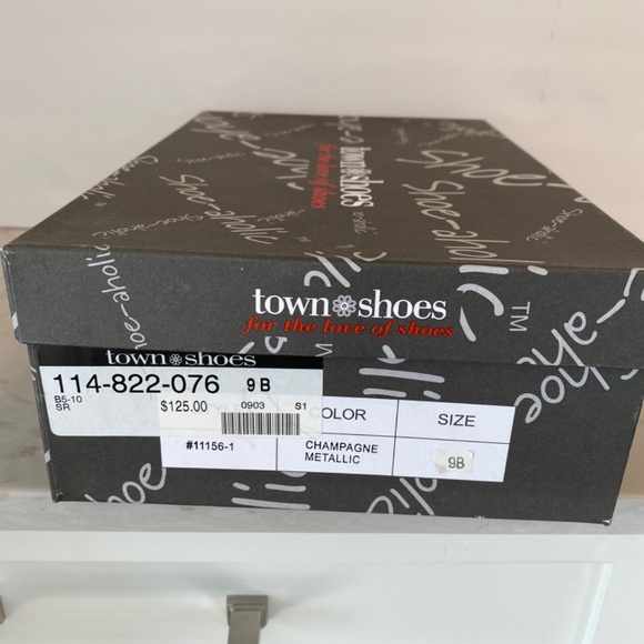 Town Shoes Champagne Metallic Stilleto, 9 - Picture 2 of 14